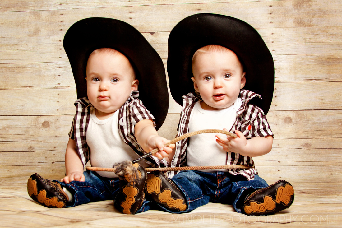 dallas fort worth photographer, twin boys, dallas baby photographer, fort worth baby photographer, cowboy hats, laso, blue jeans, twin boys, twin babies,