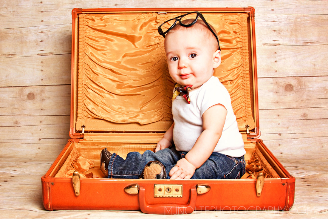 dallas fort worth photographer, twin boys, dallas baby photographer, fort worth baby photographer, cowboy hats, laso, blue jeans, twin boys, twin babies, bow ties, plaid bow ties, suitcase, vintage suitcase, glasses, props