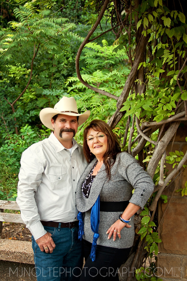 dallas fort worth photographer, dallas fort worth portraits, dallas portraits photographer, dallas portraits photographer, fort worth portraits photographer,  anniversary session, anniversary, botanical gardens, fort worth botanic gardens, 25 years